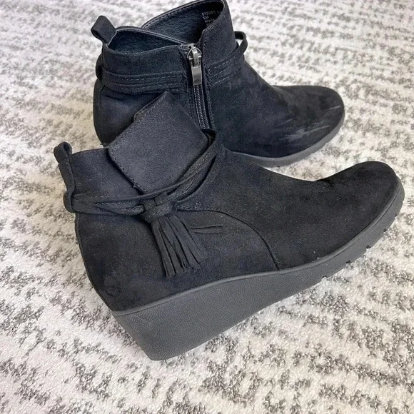 Cupcake Couture Black Lylah Wedge Bootie Youth Size 5 - Picture 5 of 8